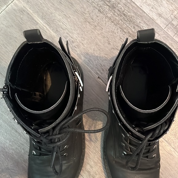 Super stylish woman’s boots! - Picture 7 of 7